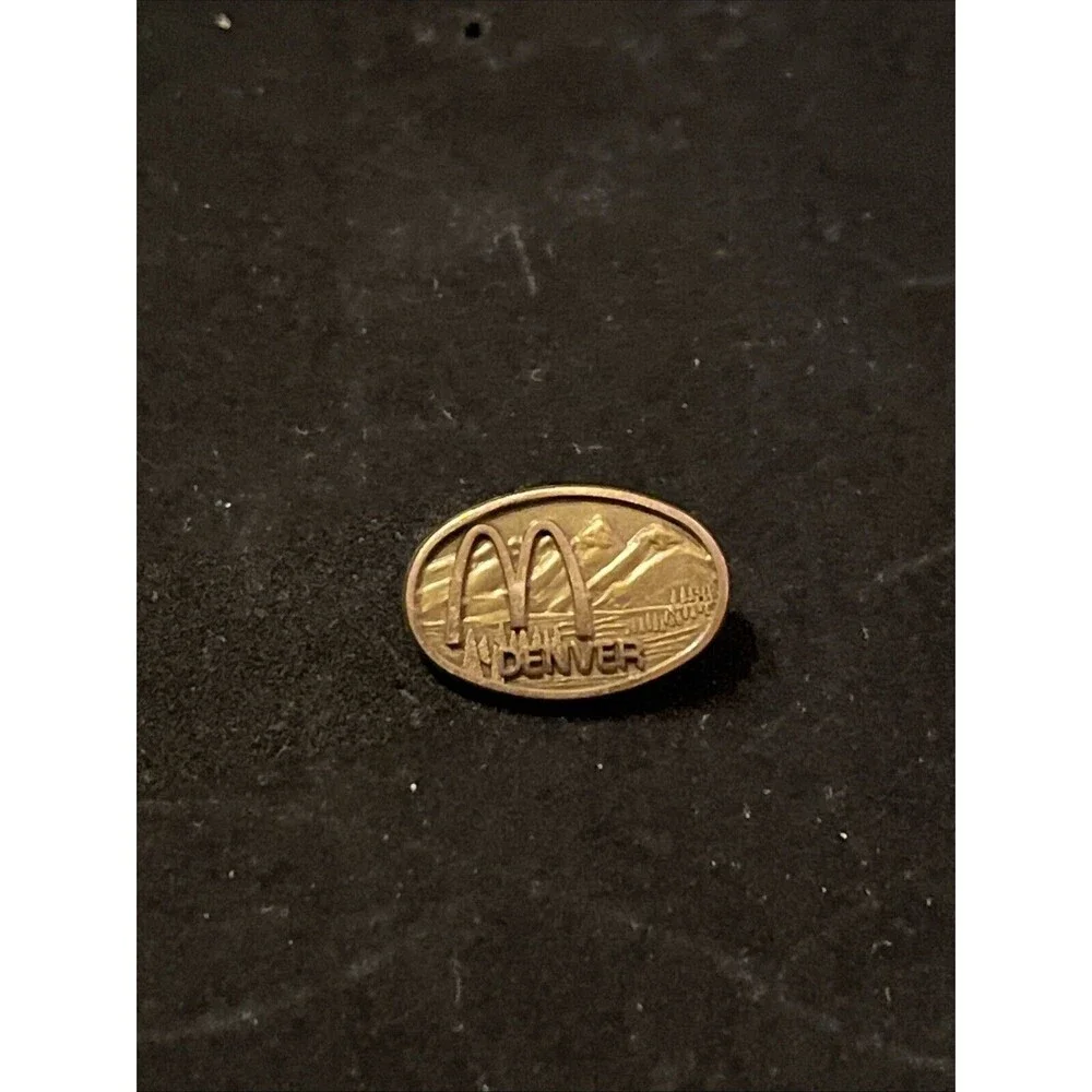 McDonald’s Denver Colorado Rocky Mountain Range‎ Employee Lapel Hat Pin